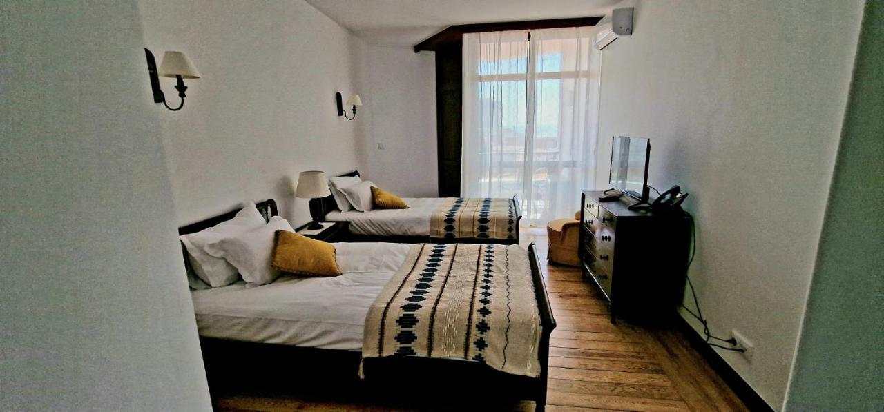 Boutique Inn & Restaurant - Casa Dos Suecos ฟิเกราดาฟอซ ภายนอก รูปภาพ